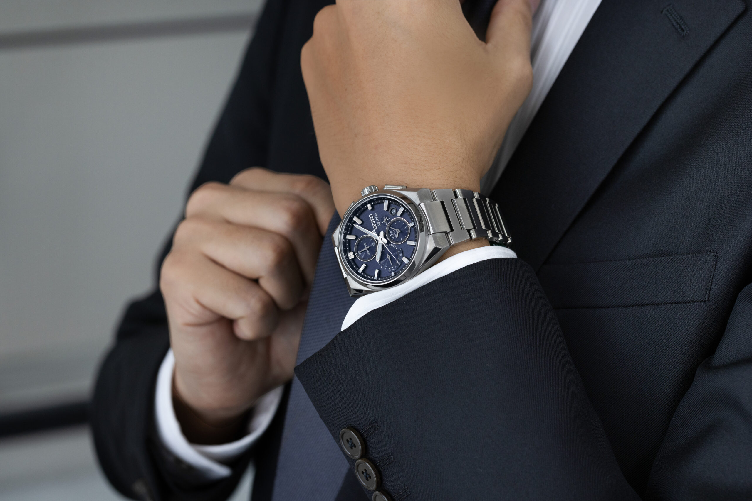 300dpi_SSH161J1_Wristshot (2)